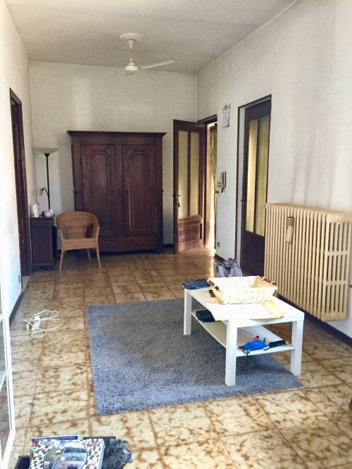 Cascinale libero su tre lati a Cigliano