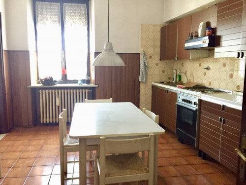 Cascinale libero su tre lati a Cigliano