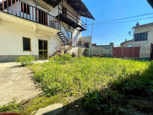 Casa semindipendente libera sui tre lati a Villate