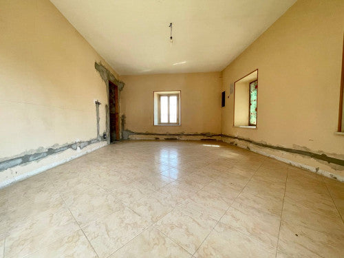 Casa semindipendente libera sui tre lati a Villate