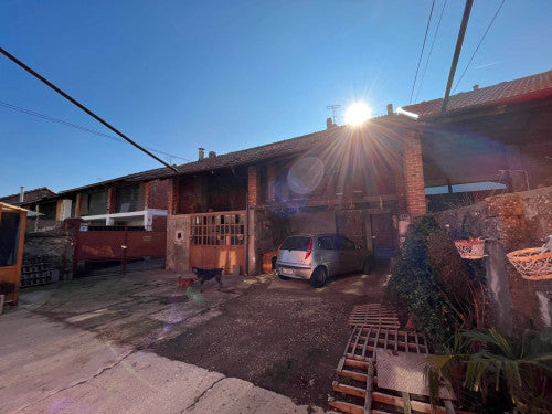 Casa semiristrutturata in centro a Vische