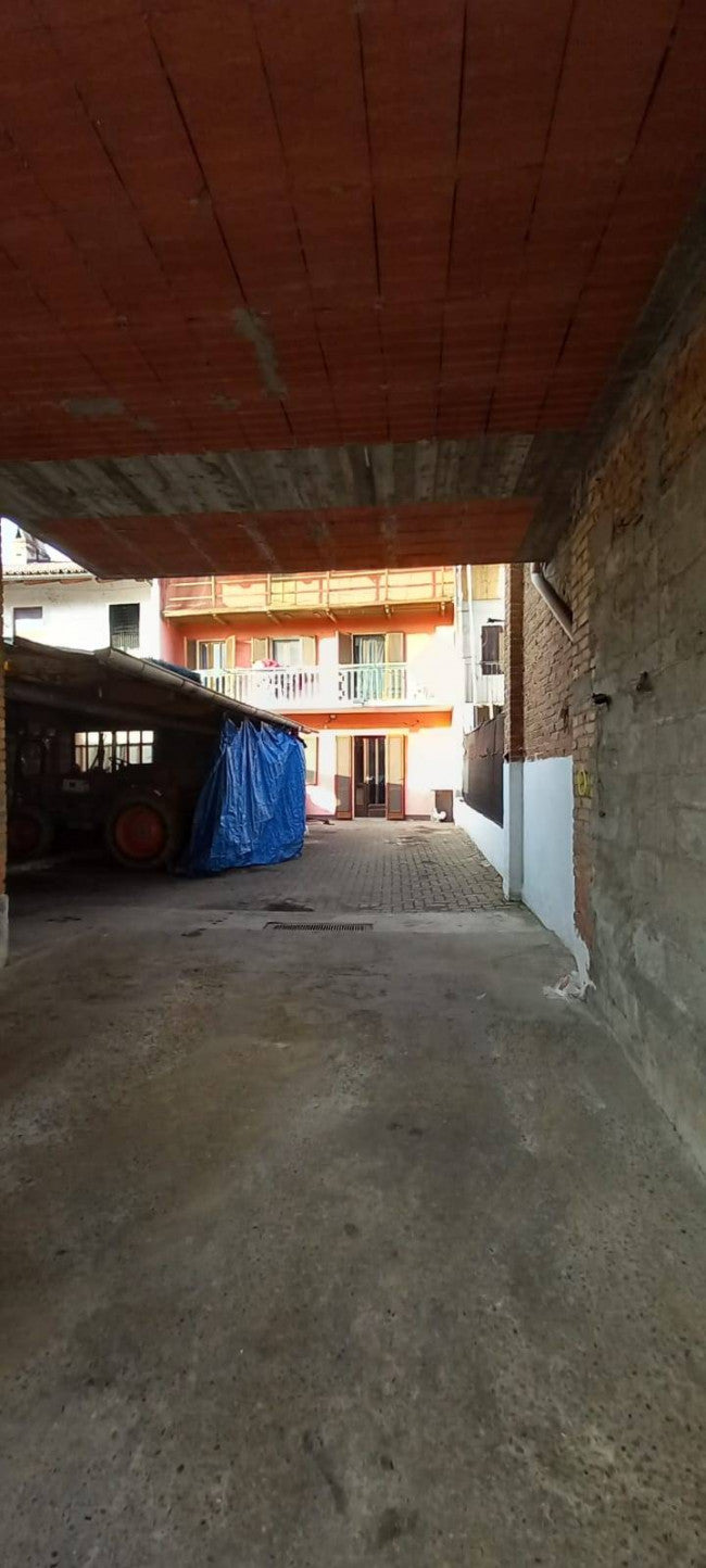 Casa con cortile privato a Vestignè