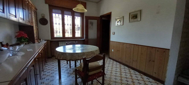 Casa indipendente su tre lati a Lamporo