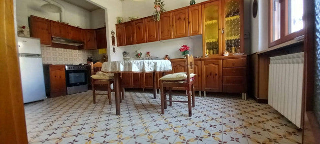 Casa indipendente su tre lati a Lamporo