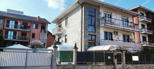 Porzione di villa indipendente in Leinì