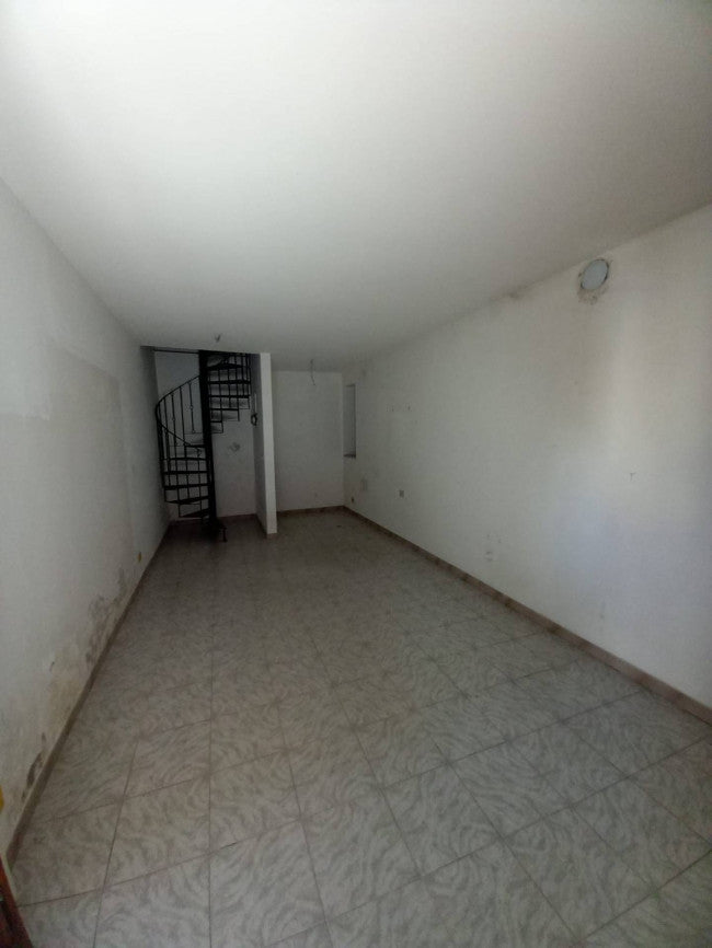 Negozio in centro a Candia