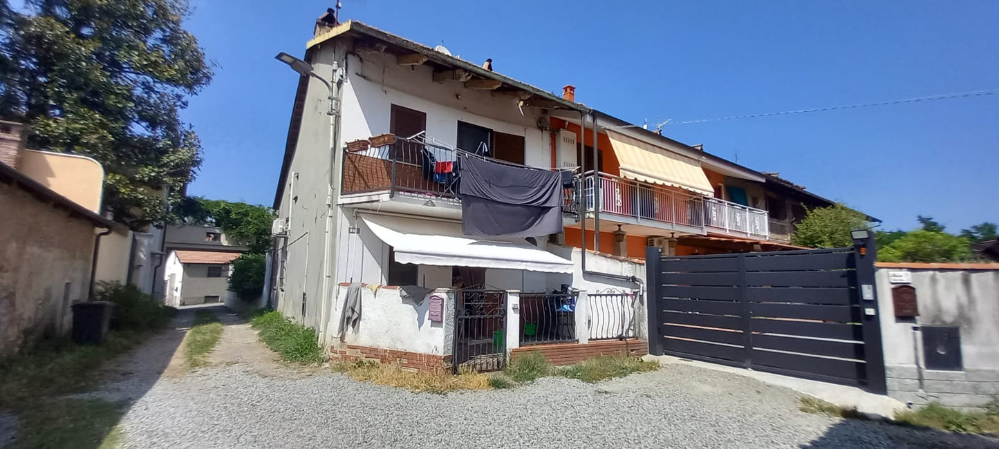 Villa con terreno a Montalenghe